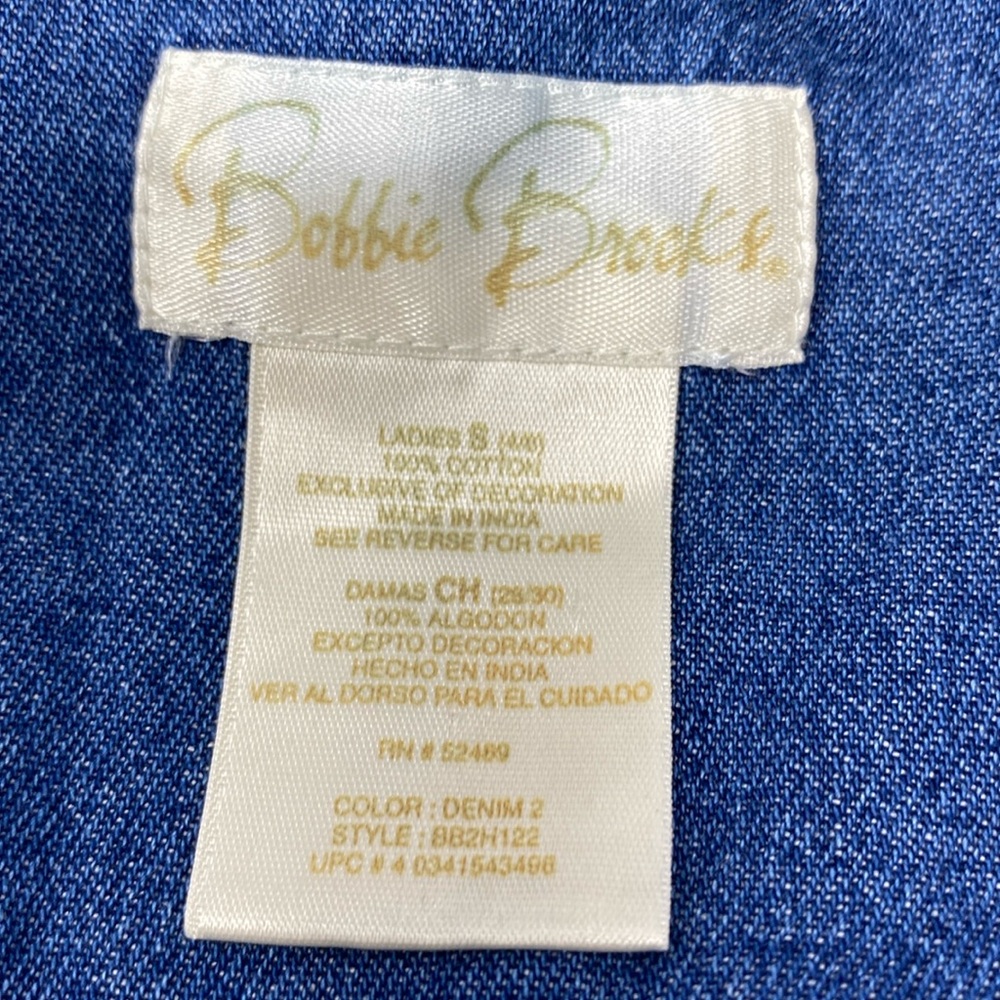 Bobbie Brooks Embroidered Makeup Artist Denim Button-Down Long-Sleeve Top - Picture 5 of 6